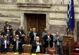 البرلمان اليوناني يمنح حكومة تسيبراس الثقة