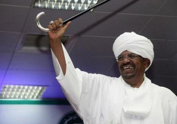 البشير يؤدى اليمين لولاية رئاسية جديدة وسط مشاركة زعماء وممثلى 28 دولة