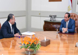 السيسى يؤكد لوزير الاستثمار على متابعة خطة الحكومة لتطوير الصعيد اقتصاديا