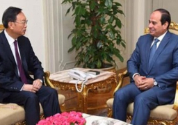 السيسي يستعرض مع رئيس مجلس الدولة الصيني آفاق التعاون الثنائي بين البلدين