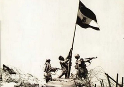 بالفيديو والصور النادرة.. فى ذكرى حرب العاشر من رمضان “ملحمة النصر والكرامة”.. أسطورة “العدو الذى لا يقهر” تتحطم على صخرة إرادة المصريين.. صيحات “الله أكبر” ترجف قلوب الصهاينة وتنتزع للوطن اعتباره