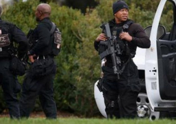 شرطة لوس أنجلوس تطلق الرصاص على رجل أعزل للاعتقاد بأنه يحمل سلاحًا