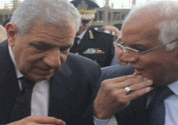 محلب يبدي استياءه من مستوى النظافة والقمامة بجوار المناطق الأثرية