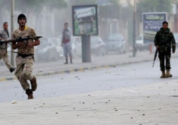 مقتل 4 جنود ليبيين في انفجار سيارة ملغومة قرب بنغازي