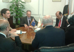 “حنفى”: سفير أستراليا يبدي رغبة بلاده إستغلال المركز اللوجستي للحبوب لتصدير الاقماح لأفريقيا