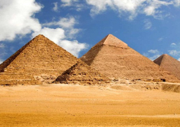 وزير الآثار يتفقد منطقة الأهرامات ويدعو السائحين لزيارة مصر