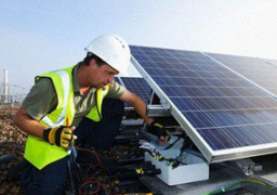 وزير الصناعة يفتتح اليوم أول مصنع لإنتاج ألواح الطاقة الشمسية بالإسكندرية