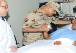 القائد العام ورئيس الأركان يزوران الضباط والجنود المصابين بأحداث سيناء