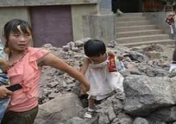 زلزال يضرب منطقة ريفية بغرب الصين ومقتل ثلاثة وانهيار آلاف المنازل