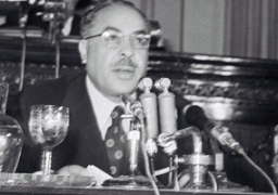 تشييع جنازة عبد القادر حاتم من مسجد المشير بعد صلاة الظهر