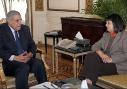 محلب يوجه بالتنسيق بين الوزارات لتنفيذ مشروع تطوير المدارس بالمناطق العشوائية