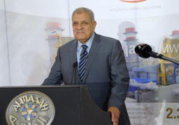 محلب يشكر العاملين بمحطة كهرباء عتاقة.. ويؤكد: هنكمل المشوار ونبنى بلدنا