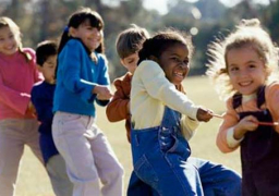 نصائح لطفلك: مواجهة المخاطر يزيد من الثقة بالنفس.. والبيئة “الآمنة” أكثر ضررًا