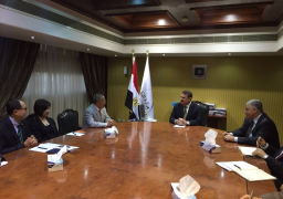 وزير النقل يلتقى مع وفد صيني لبحث الإجراءات الفنية للقطارالكهربائى