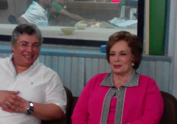 السيدة جيهان السادات تروي أسراروكواليس إعادة فتح قناة السويس للملاحة في عهد الرئيس الراحل أنور السادات ومشاركتها في حفل افتتاح قناة السويس الجديدة علي إذاعة «راديو مصر»