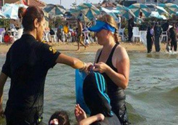 رئيس شركة المعمورة يقيل رئيس القطاع السياحي بسبب صور سائحات يجمعن القمامة من الشاطئ