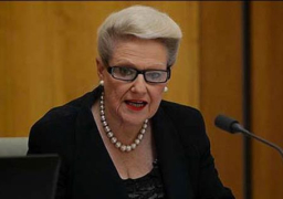 طائرات خاصة وسيارات فارهة.. استقالة رئيسة البرلمان الأسترالي بسبب فضيحة حول نفقاتها