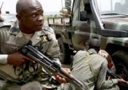 مقتل 7 واختطاف 3 طيارين روس في هجوم مسلح على فندق وسط مالي