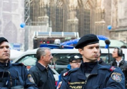 السلطات النمساوية تعتقل 5 مهربين وتضبط 200 لاجئ