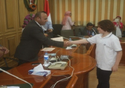 تكريم طلاب المدارس الامريكية بالمنوفية لفوزهم في مسابقة تصميم كاشف الالغام