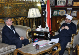 جمعة يبحث مع سفير مصر الجديد بالفاتيكان آلية الاوقاف لايفاد المبعوثين للخارج