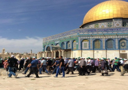 رئيس المرابطين بالأقصى: الاحتلال يفرض حصاره لتطبيق “التقسيم الزماني”