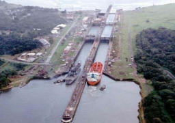 قناة بنما تحدد حجم السفن المسموح بمرورها بسبب الجفاف