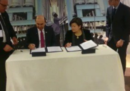 مهاب مميش: مذكرة مع سنغافورة لإنشاء 3 محطات لتحلية المياه وتوليد الكهرباء