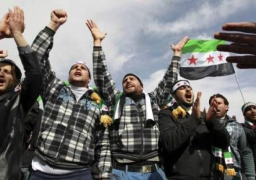 ناشطون سوريون : قوات الأسد تستهدف شمال الرستن بالكيماوي