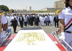 وزير الداخلية ومحافظ السويس يتقدما مشيعى جنازة نائب مأمور قسم شرطة فيصل