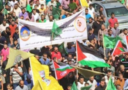 آلاف يُشيعون جثمان هديل الفتاة الفلسطيبنية التى قتلت برصاص الاحتلال