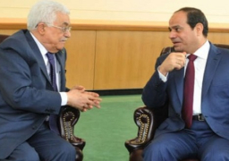 أبومازن يصل القاهرة للقاء الرئيس السيسي