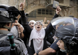 مستوطنون يقتحمون «الأقصى».. والاحتلال يمنع الفلسطينيين من الصلاة
