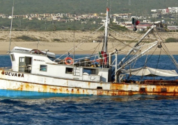 الخارجية تتابع أزمة الصيادين المصريين المحتجزين بتونس