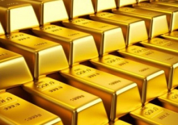 سعر الذهب للبيع الفوري يتراجع من أعلى مستوياته في 3 أشهر