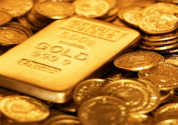 الذهب يتراجع لأدنى مستوى في أسبوعين ونصف بعد بيانات أمريكية