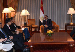 السيسى لـ”أسوشيتد برس”: مستعد للعفو عن صحفيين حوكموا غيابيا فى حدود سلطاتى واحترام القضاء.. ونخوض حربا شرسة ضد الإرهاب.. وحل قضية فلسطين سيغير وجه المنطقة.. واتفاقية السلام يجب أن تشمل دولا عربية أخرى