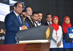 السيسى يناشد الشباب للمشاركة فى الانتخابات ويؤكد: ليس لدى مرشحين