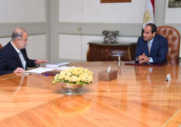 الرئيس السيسي استعرض امس مع وزير البترول اكتشاف حقل الغاز الطبيعي قبالة السواحل المصرية