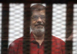 تأجيل محاكمة مرسي و 10 آخرين لاتهامهم بالتخابر لقطر إلى الخميس