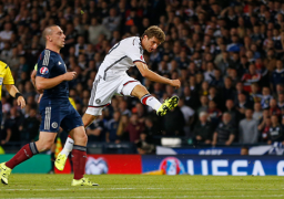 ثنائية مولر تضع ألمانيا على مشارف التأهل لبطولة أوروبا