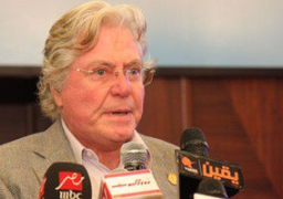 براءة حسين فهمى من تهمة سب وقذف محمود قابيل