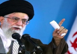 خامنئى: عدم رفع العقوبات عن إيران يهدد الاتفاق النووى