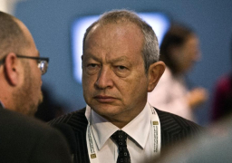 ساويرس يعرض شراء جزيرة متوسطية لايواء اللاجئين السوريين