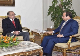 شريف إسماعيل يبدأ مشاورات تشكيل حكومته