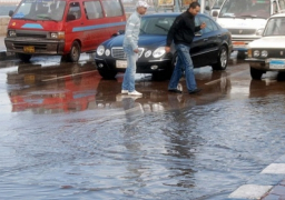 شلل مروري بشوارع الإسكندرية بسبب تواصل سقوط الأمطار الكثيفة