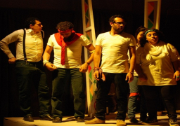 عرض مسرحية “عاشقين ترابك 2” في مطروح