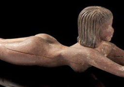 “الآثار” تستعيد تمثالا من فرنسا بعد سرقته من مخازن سقارة