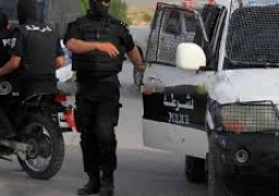 عزل 110 من قوات الأمن التونسي للاشتباه في علاقتهم بتنظيمات إرهابية