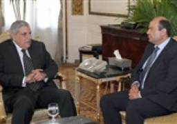 محلب يستعرض جهود النهوض بمنظومة التجارة الداخلية مع وزير التموين